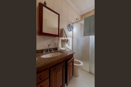 Casa à venda com 250m², 3 quartos e 3 vagasBanheiro 