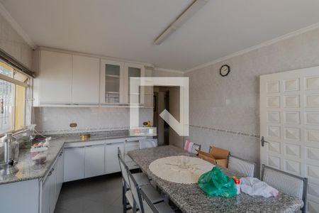 Casa à venda com 250m², 3 quartos e 3 vagasCozinha 