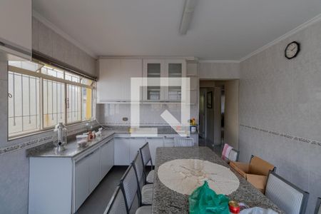 Casa à venda com 250m², 3 quartos e 3 vagasCozinha 