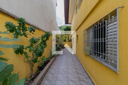 Casa à venda com 250m², 3 quartos e 3 vagasCorredor 