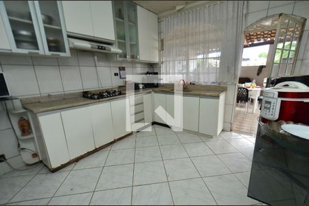 Casa à venda com 340m², 6 quartos e 10 vagasCozinha casa2
