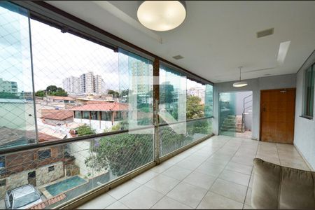 Casa à venda com 340m², 6 quartos e 10 vagasVaranda casa1