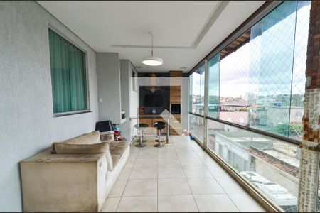Casa à venda com 340m², 6 quartos e 10 vagasVaranda casa1