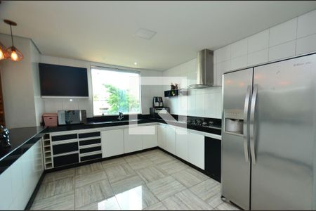 Casa à venda com 340m², 6 quartos e 10 vagasCozinha casa1