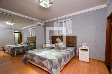 Casa à venda com 340m², 6 quartos e 10 vagasSuite