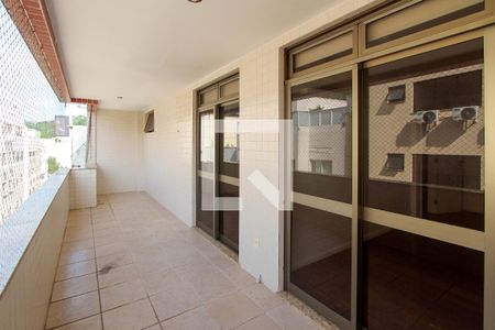 Apartamento à venda com 421m², 4 quartos e 4 vagas Apartamento à venda com 421m², 4 quartos e 4 vagasVaranda dos quartos