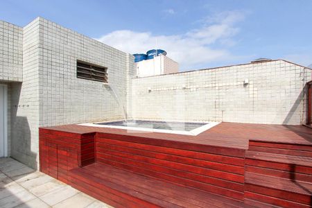 Apartamento à venda com 421m², 4 quartos e 4 vagas Apartamento à venda com 421m², 4 quartos e 4 vagasPiscina