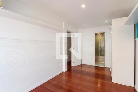 Apartamento à venda com 421m², 4 quartos e 4 vagas Apartamento à venda com 421m², 4 quartos e 4 vagasQuarto 1 suíte