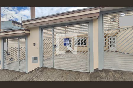 Casa à venda com 90m², 2 quartos e 3 vagasFachada