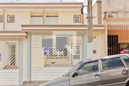 Casa à venda com 90m², 2 quartos e 3 vagasFachada + placa