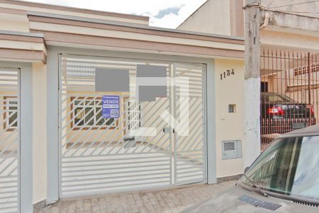 Casa à venda com 90m², 2 quartos e 3 vagasFachada + placa