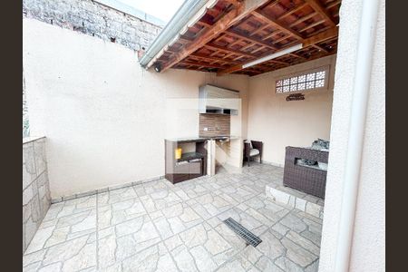 Casa à venda com 122m², 4 quartos e 2 vagasÁrea comum