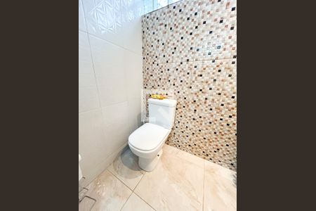 Casa à venda com 122m², 4 quartos e 2 vagasBanheiro 3