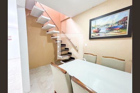 Casa à venda com 122m², 4 quartos e 2 vagasCopa