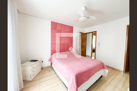 Casa à venda com 122m², 4 quartos e 2 vagasSuíte 2