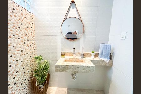 Casa à venda com 122m², 4 quartos e 2 vagasBanheiro 3