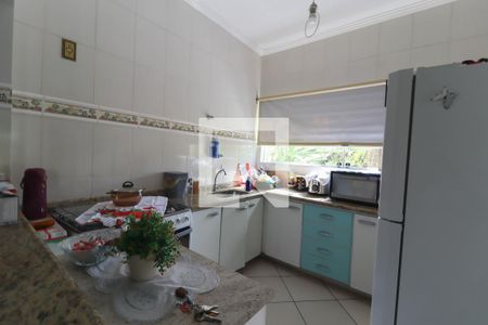 Casa à venda com 234m², 4 quartos e 4 vagasSala