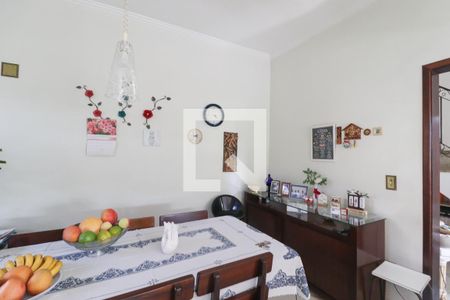 Casa à venda com 234m², 4 quartos e 4 vagasSala