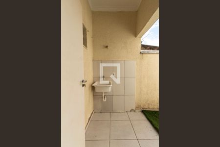 Casa para alugar com 32m², 1 quarto e 1 vagaÁrea de Serviço