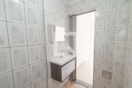 Banheiro de kitnet/studio para alugar com 1 quarto, 35m² em Liberdade, São Paulo