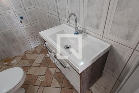 Banheiro de kitnet/studio para alugar com 1 quarto, 35m² em Liberdade, São Paulo