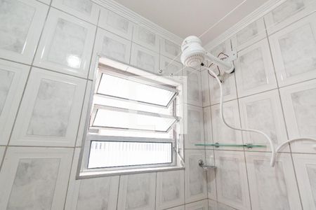 Banheiro de kitnet/studio para alugar com 1 quarto, 35m² em Liberdade, São Paulo
