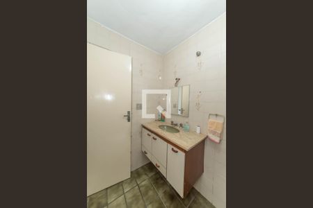 Casa à venda com 300m², 3 quartos e 3 vagas Casa à venda com 300m², 3 quartos e 3 vagasEdícula - Banheiro