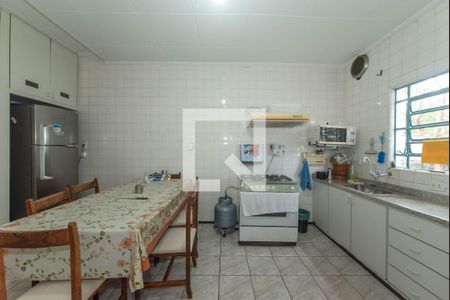 Casa à venda com 300m², 3 quartos e 3 vagas Casa à venda com 300m², 3 quartos e 3 vagasCozinha