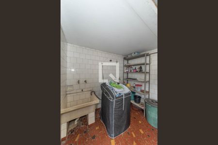 Casa à venda com 300m², 3 quartos e 3 vagas Casa à venda com 300m², 3 quartos e 3 vagasLavanderia