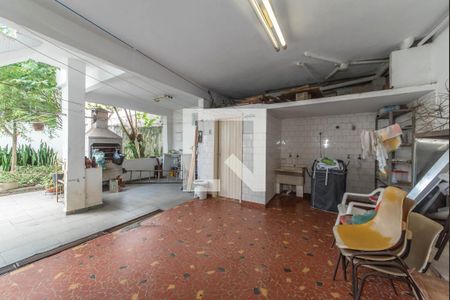 Casa à venda com 300m², 3 quartos e 3 vagas Casa à venda com 300m², 3 quartos e 3 vagasLavanderia