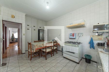 Casa à venda com 300m², 3 quartos e 3 vagas Casa à venda com 300m², 3 quartos e 3 vagasCozinha