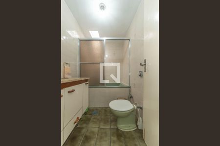 Casa à venda com 300m², 3 quartos e 3 vagas Casa à venda com 300m², 3 quartos e 3 vagasEdícula - Banheiro