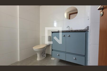Banheiro de apartamento para alugar com 1 quarto, 37m² em Vila Assunção, Santo André