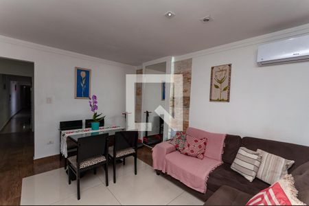 Casa à venda com 143m², 3 quartos e 2 vagasSala