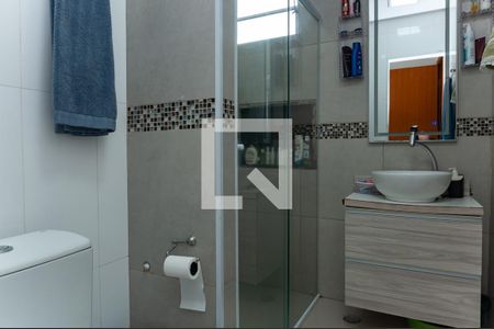 Casa à venda com 143m², 3 quartos e 2 vagasBanheiro do quarto 2 Suíte