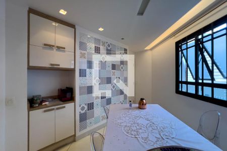 Apartamento à venda com 180m², 3 quartos e 2 vagasCozinha