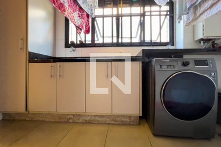 Apartamento à venda com 180m², 3 quartos e 2 vagasÁrea de serviço