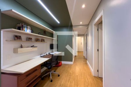 Apartamento à venda com 180m², 3 quartos e 2 vagasHall