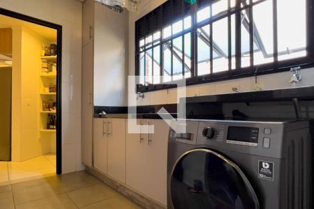 Apartamento à venda com 180m², 3 quartos e 2 vagasÁrea de serviço