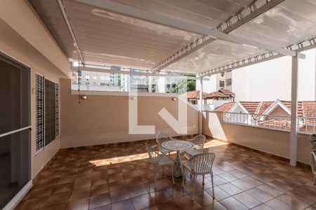 Casa à venda com 250m², 4 quartos e 2 vagasVaranda gourmet