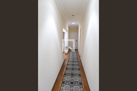 Casa à venda com 450m², 5 quartos e 5 vagasCorredor