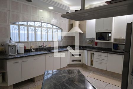 Casa à venda com 450m², 5 quartos e 5 vagasCozinha