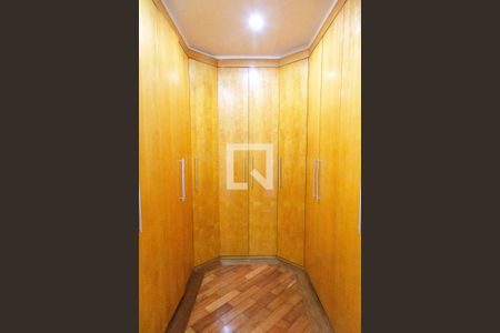 Casa à venda com 450m², 5 quartos e 5 vagasQuarto 6