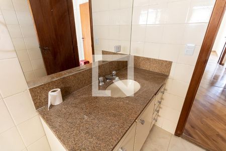 Apartamento para alugar com 161m², 3 quartos e 3 vagas Apartamento para alugar com 161m², 3 quartos e 3 vagasBanheiro da Suíte 2