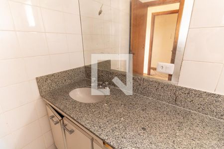 Apartamento para alugar com 161m², 3 quartos e 3 vagas Apartamento para alugar com 161m², 3 quartos e 3 vagasBanheiro da Suíte 1
