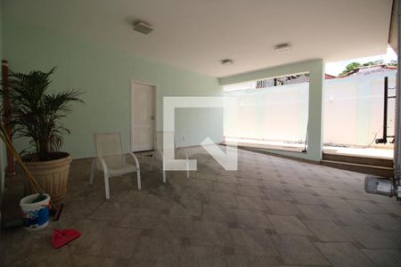 Casa de condomínio para alugar com 1200m², 5 quartos e 2 vagasGaragem