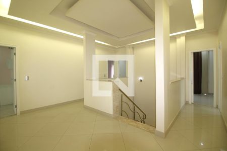 Casa de condomínio para alugar com 1200m², 5 quartos e 2 vagasHall 2° Piso