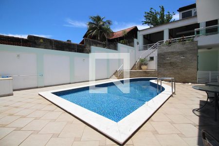 Casa de condomínio para alugar com 1200m², 5 quartos e 2 vagasPiscina