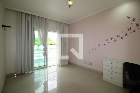 Casa de condomínio para alugar com 1200m², 5 quartos e 2 vagasSuíte 2