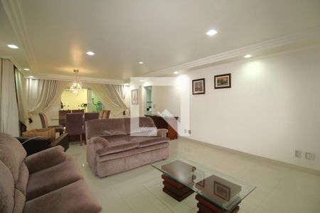 Sala 1 de casa de condomínio para alugar com 5 quartos, 1200m² em Taquara, Rio de Janeiro